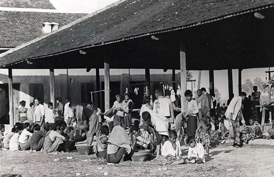 Description: The covered market at Siem Reap around 1927
