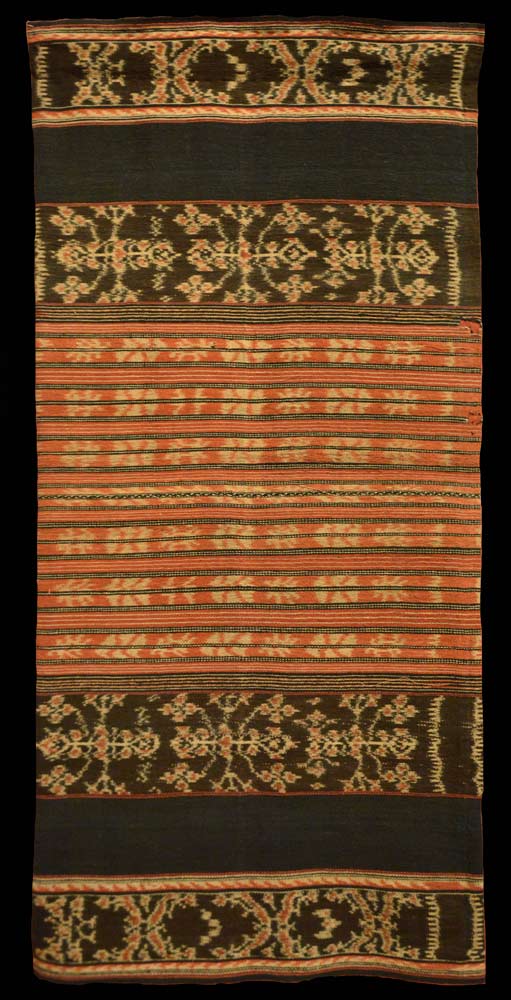 Description: A miniature sarong from Raijua labelled as a kindersarong