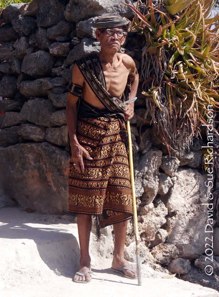 Description: Leonard Albert Lai Kudji wearing a higi worapi