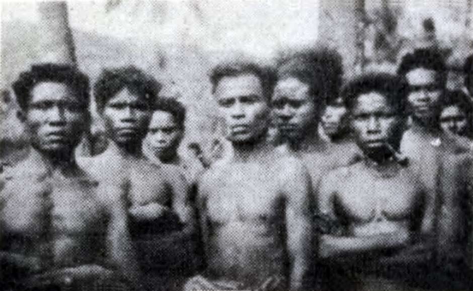 Description: a group of men at Lewokluok in 1948