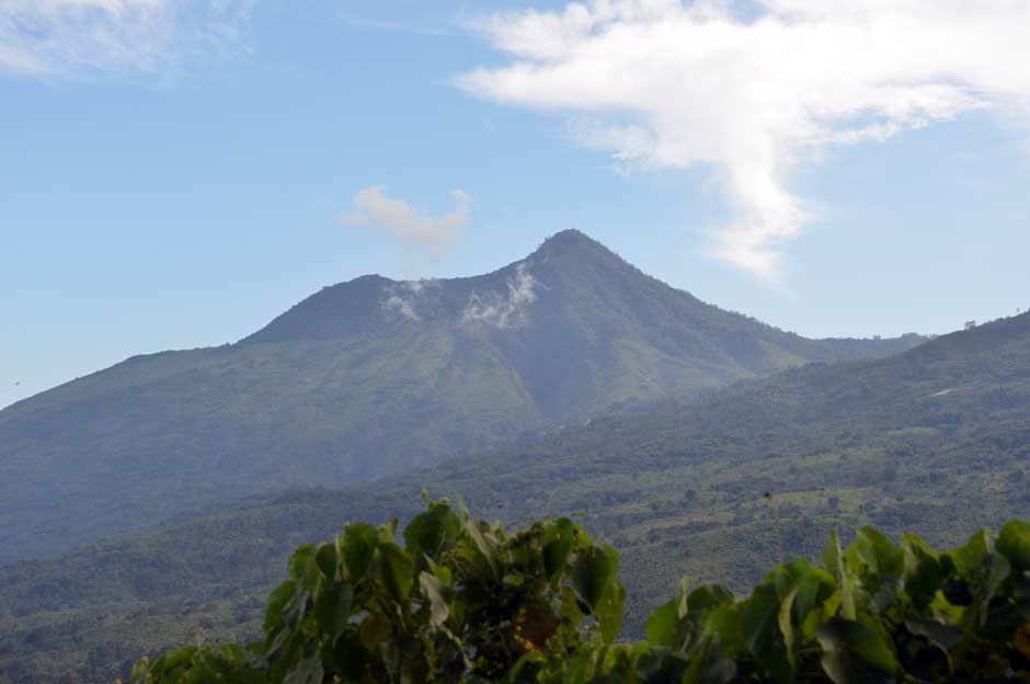 Description: The peak of Kéle Lepembusu