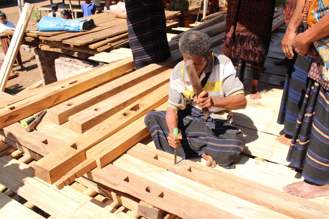 Description: Constructing the new sa'o nggua