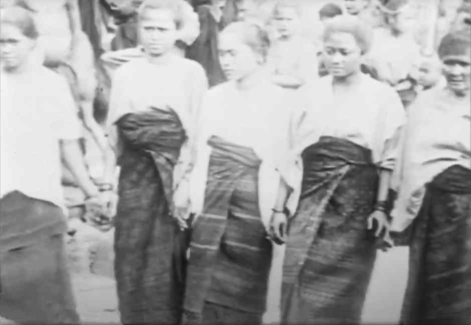 Description: Young dancers wearing lambu blouses and long sarongs