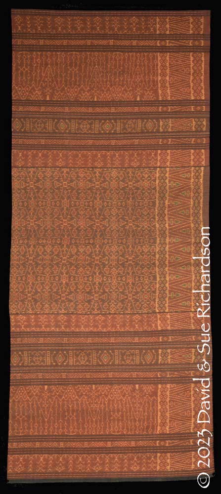 Description: A lawo luka woven by Elizabeth Pango (Mama Ango) in 1997