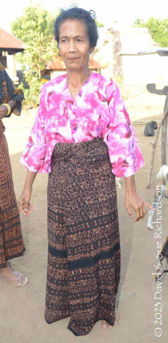 Description: Mama Teresia wearing her lawo gelo
