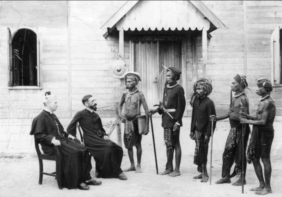 Description: Vicar Aerts and Father Drabbe 1922