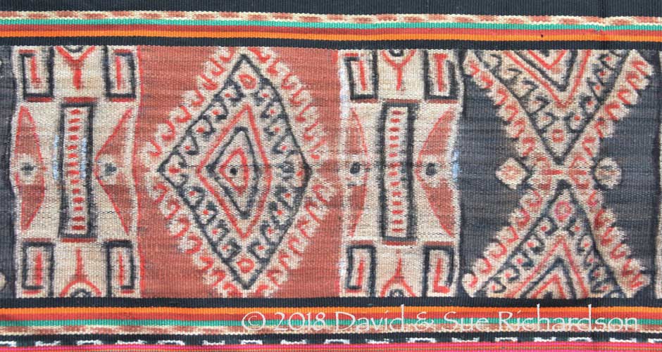 Description: A homnon with hand painted motifs