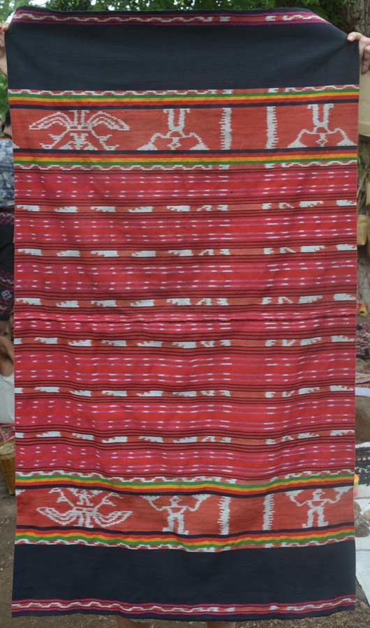 Description: Kisar-style sarong made in Kalabahi
