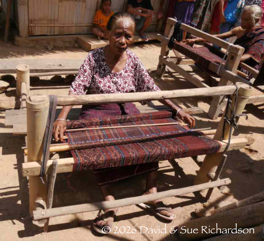 Description: Weaving the end panels of a sarong.