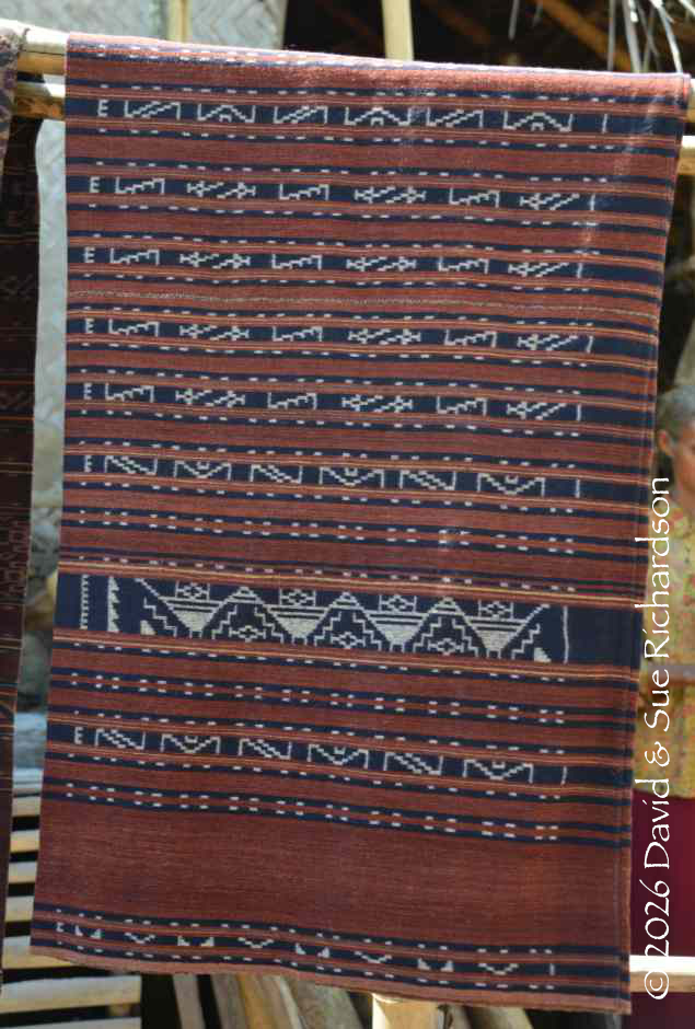 Description: A modern petak alé in Watuwawer