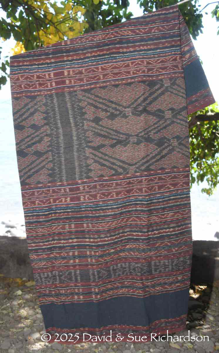 Description: A wate tènepa lakedowak displayed in Napasabok in 2024