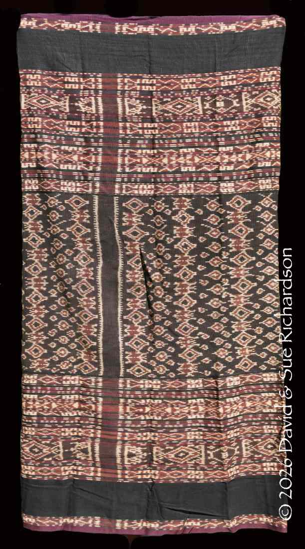 Description: A complete wate tenépa blaun